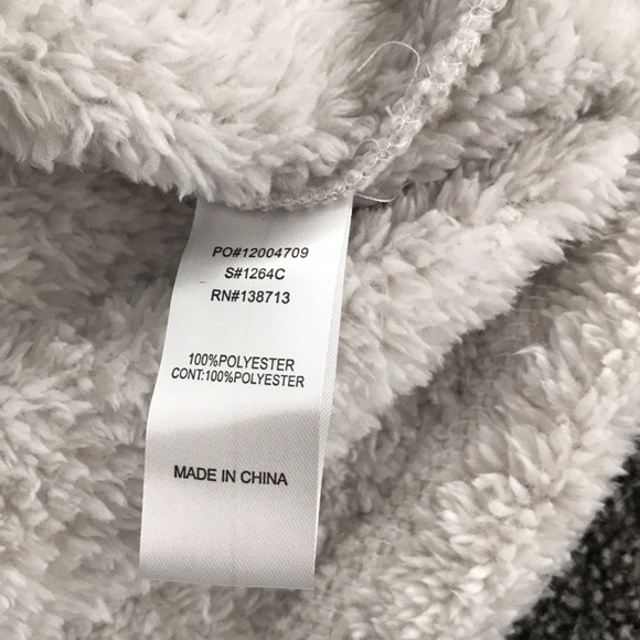 LAST ONE!! Grey Fuzzy Two Toned Zip Up Fleece - Picture 7 of 8